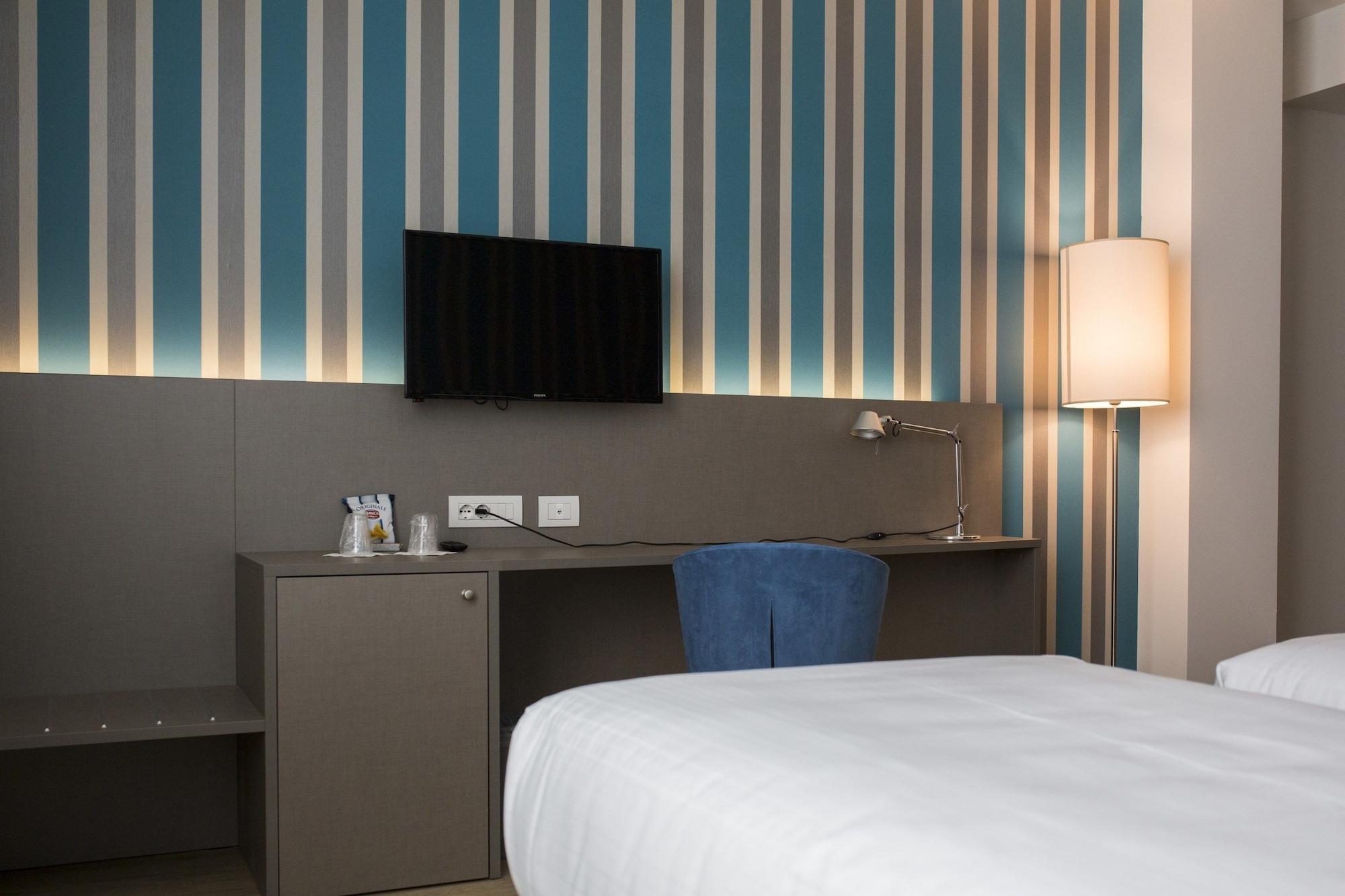 Diamante Mhotel Коленьо Екстериор снимка