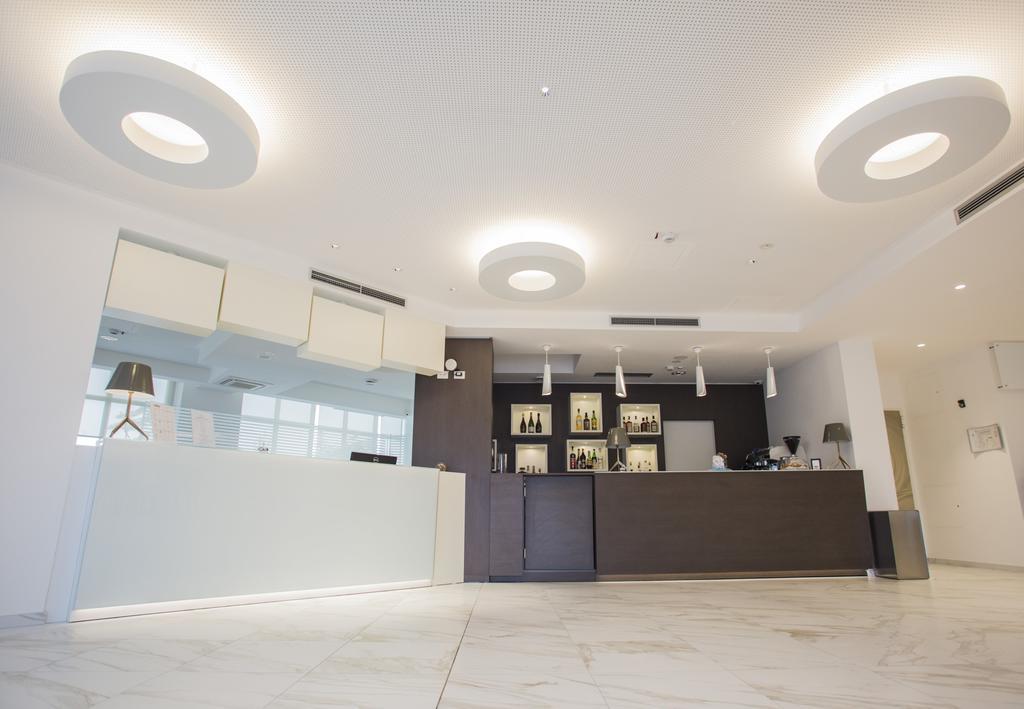 Diamante Mhotel Коленьо Екстериор снимка