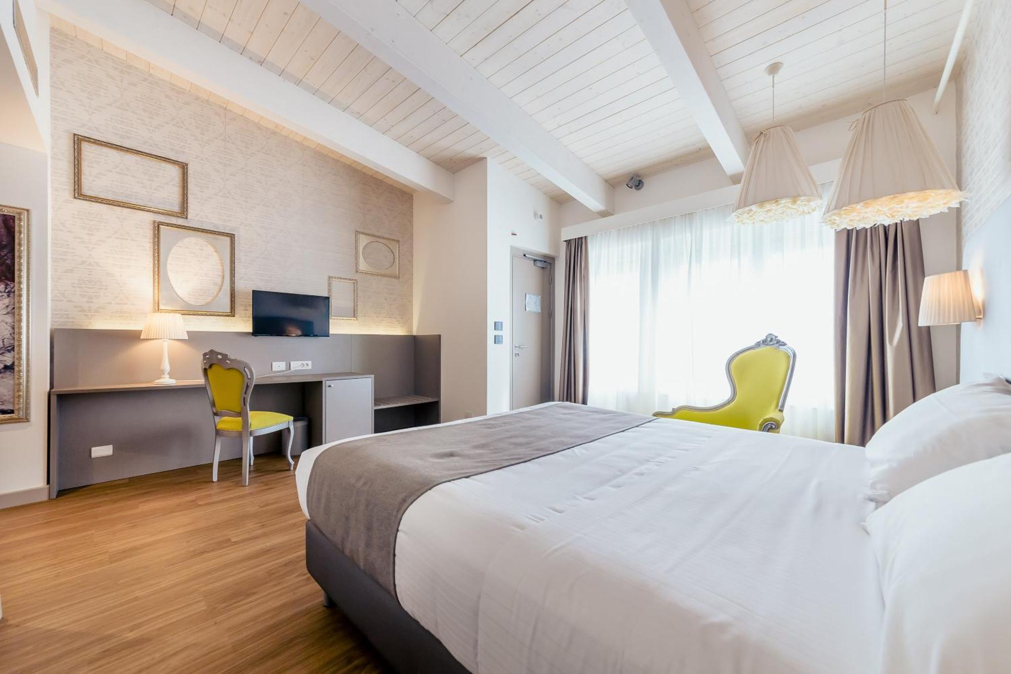 Diamante Mhotel Коленьо Екстериор снимка