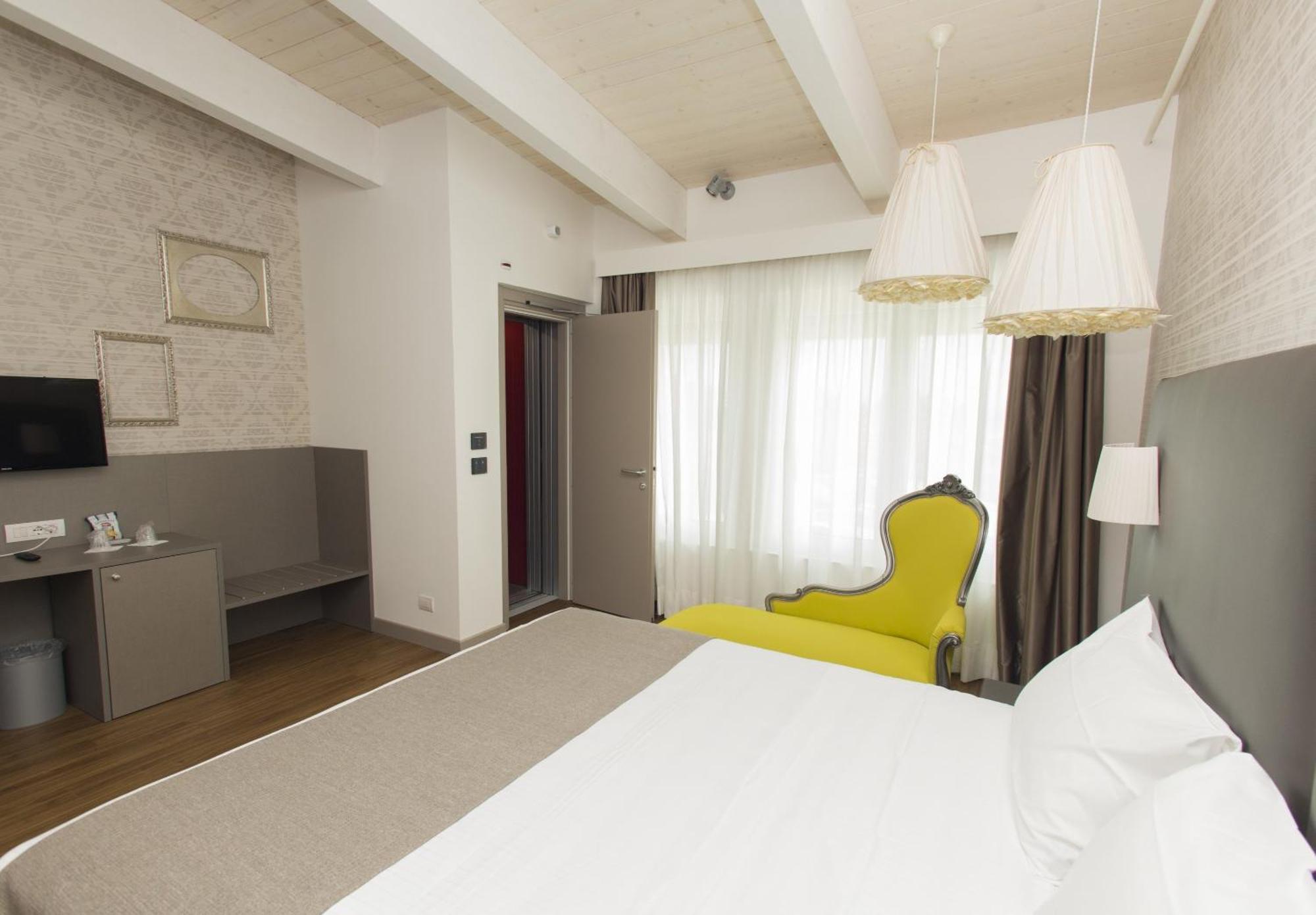 Diamante Mhotel Коленьо Стая снимка